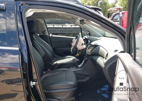 2019 Chevrolet Trax Lt z USA, uszkodzony, nr VIN 3GNCJPSB2KL227642
